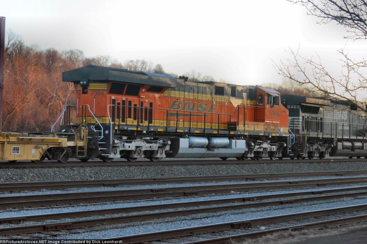 BNSF 7354